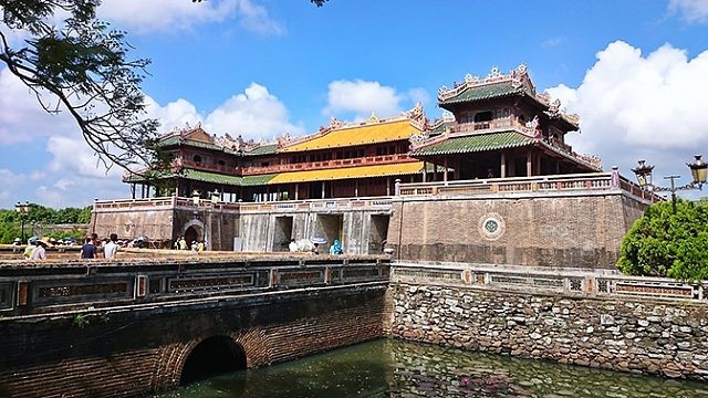 Trung ương và Địa phương đã hơn 40 năm “Trầm uất” với “Thể chế Xin – Cho”; Nay đã đến lúc “Sầm uất” với Thể chế Quản trị Quốc gia mới